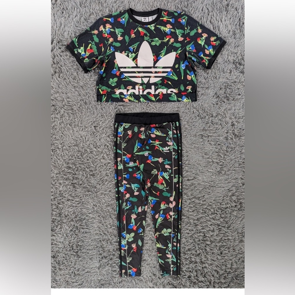 Adidas Floral. Original